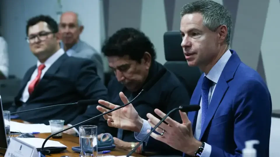Para atacar Moraes e o STF, Senado ouve jornalistas citados por Musk