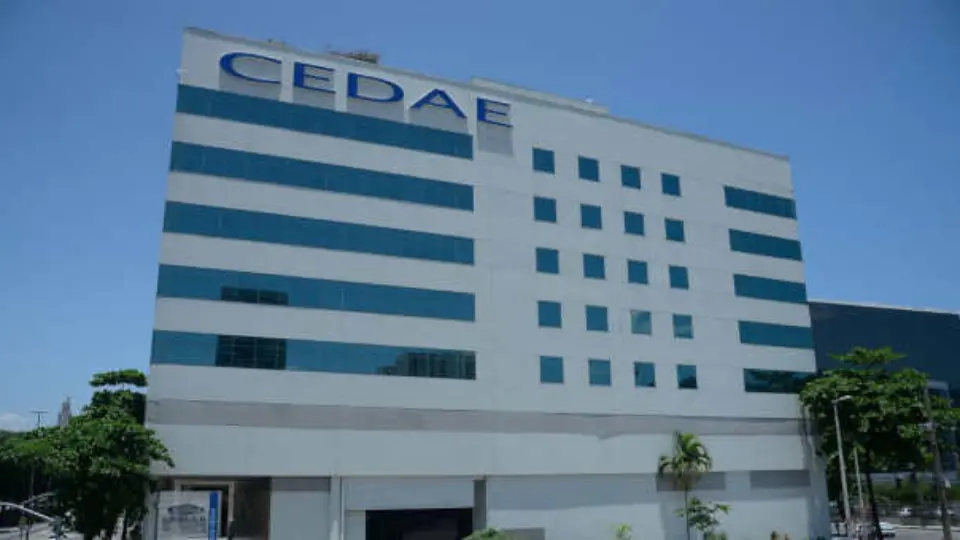Sem licitação, Cedae fecha contrato de R$ 3 milhões para consultoria da FGV