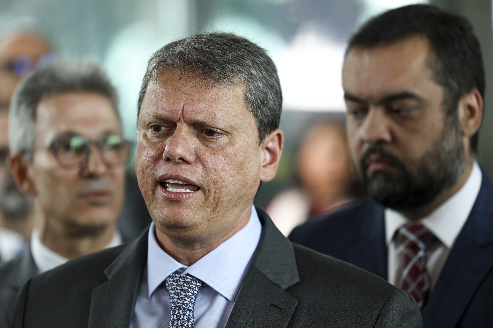 Os governadores Romeu Zema (Minas Gerais), Tarcísio de Freitas (São Paulo) e Cláudio Castro (Rio de Janeiro)