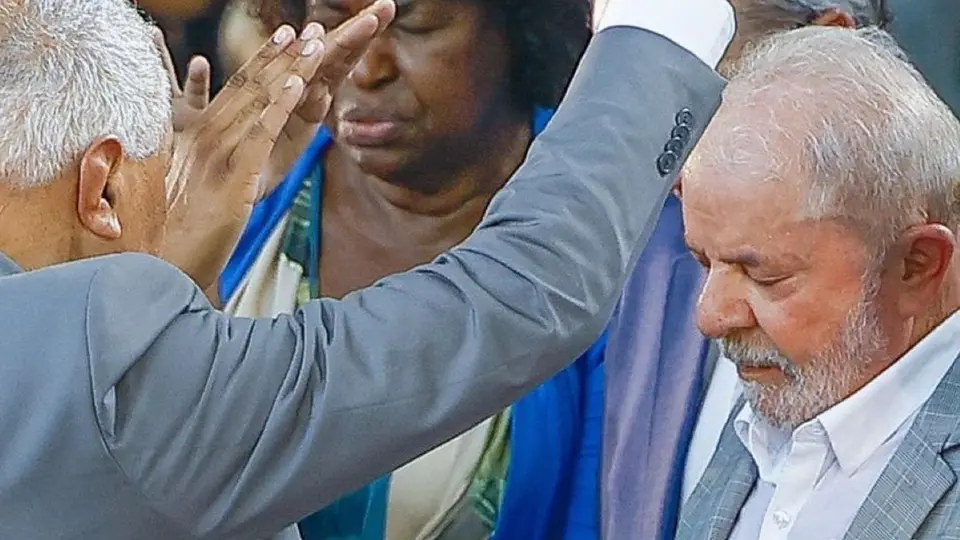 Lula escala ministros para receber líderes evangélicos após queda de popularidade