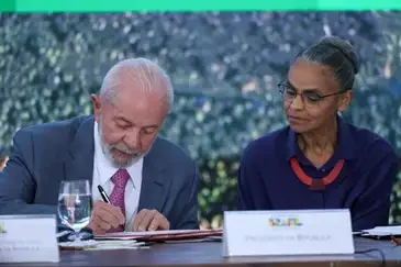  Presidente Lula e ministra do Meio Ambiente, Marina Silva, no lançamento do programa. Reprodução