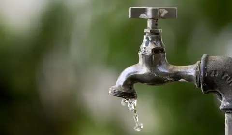 Aumento de tarifa de água gera críticas e preocupações dos consumidores no Paraná