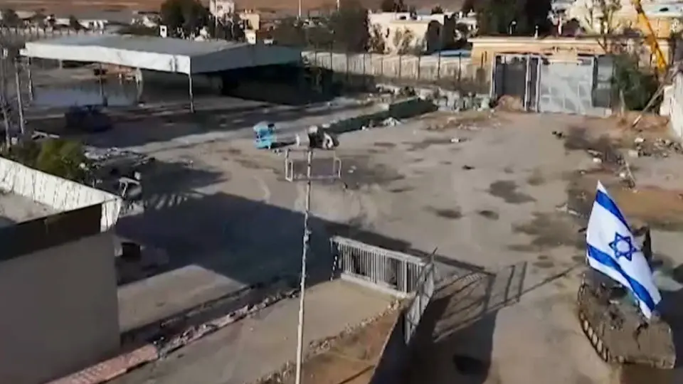 Israel assume controle do lado palestino da passagem de Rafah