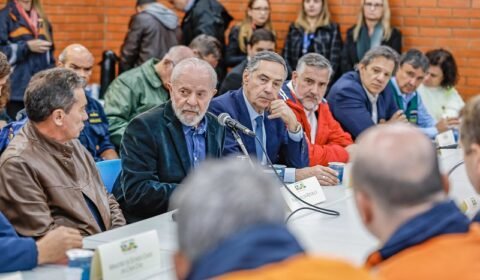 Lula e Barroso criticam propagação de notícias falsas sobre calamidade no RS