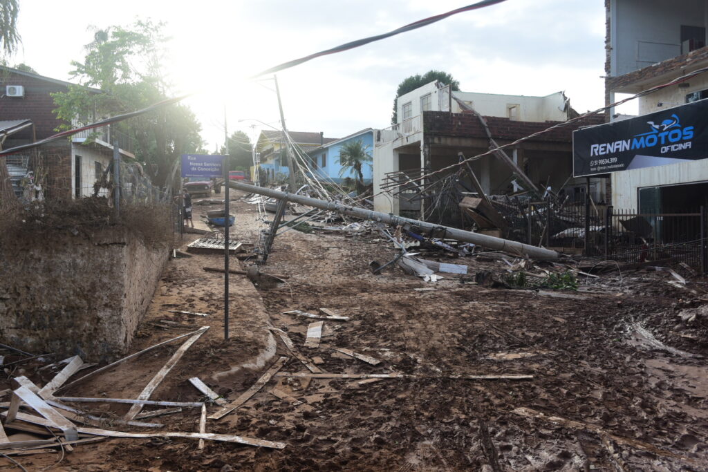 Destruição causada pelos temporais e enchentes em Cruzeiro do Sul (Diogo Zanatta/ICL Notícias)