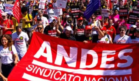 Justiça susta acordo do governo com sindicato que aceitou encerrar greve de professores federais