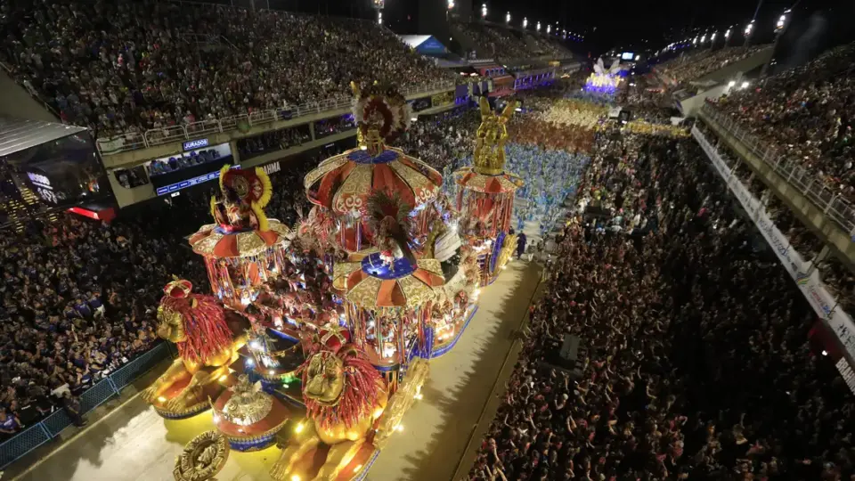 Carnaval de 2025 terá três dias de desfiles na Marquês de Sapucaí, no Rio de Janeiro