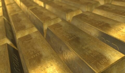 Alfândega retém ouro escondido em carvão comprado por fornecedora de big techs