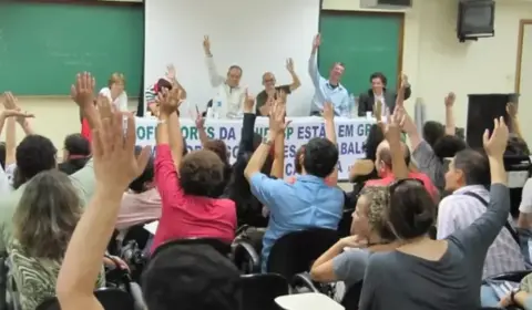 Termina a greve de 69 dias dos professores de universidades federais