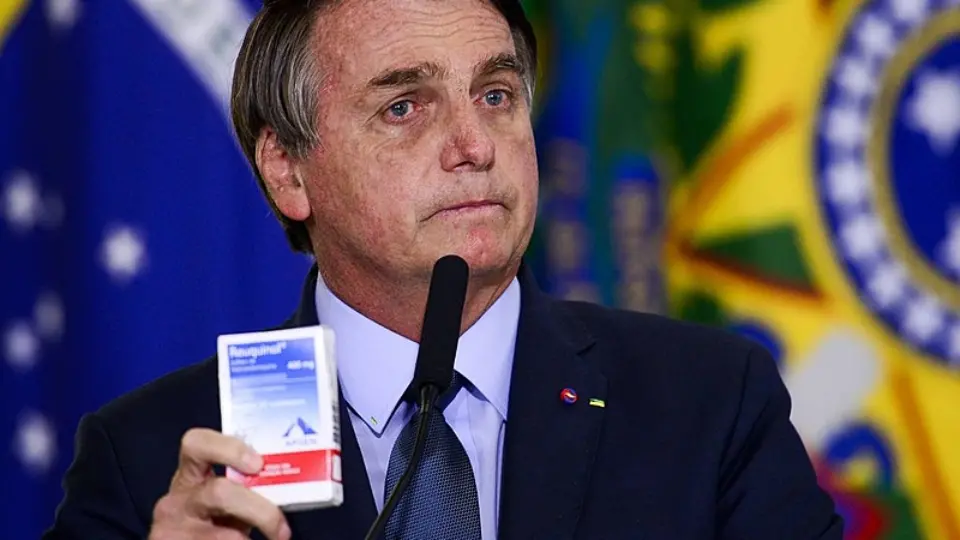 Apontado como funcionário fantasma, médico de Bolsonaro deve ser indiciado pela PF