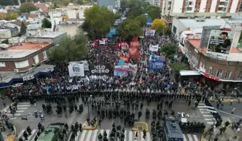 Argentinos fazem segunda greve geral contra Milei para barrar arrocho ultraliberal