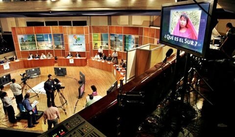 Milei cancela sinal da Telesur na Argentina: ‘Grave atentado ao direito à informação’