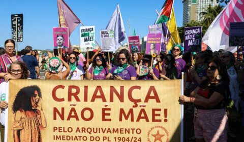 Manifestantes protestam contra PL do Estupro no Rio e em São Paulo