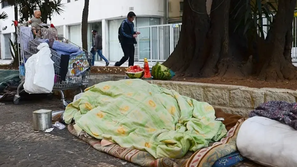 Prefeitura de SP diz que não distribuirá cobertores a pessoas em situação de rua