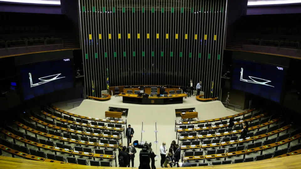 Câmara aprova em votação-relâmpago urgência de projeto sobre delação