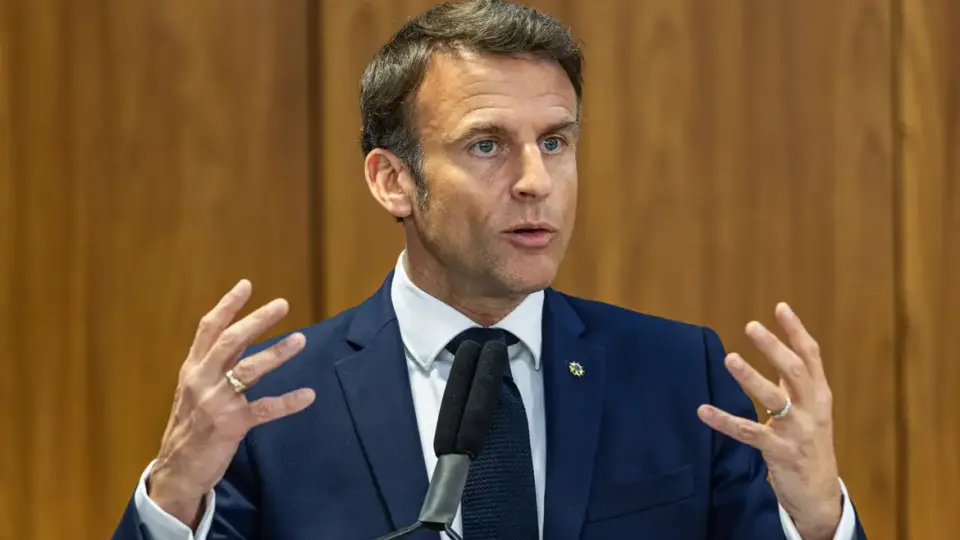 Extrema direita cresce nas eleições europeias; Macron dissolve assembleia e convoca pleito