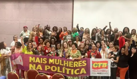 Caravana roda o Brasil incentivando participação feminina na política