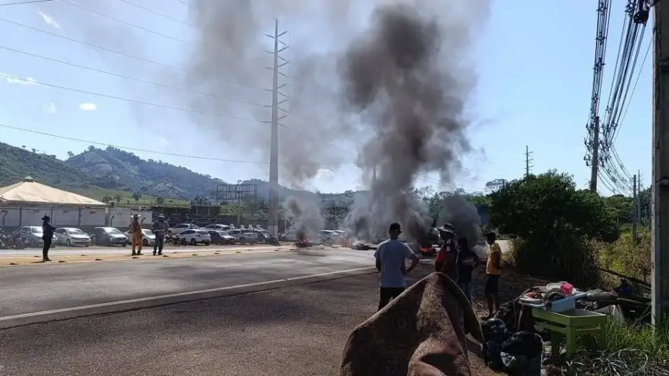 Trabalhadores rurais bloqueiam rodovia no PA em protesto contra visita de Bolsonaro