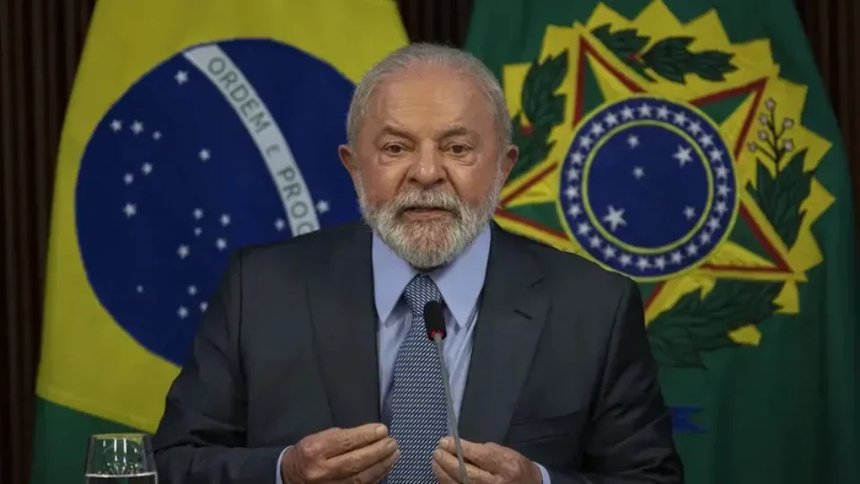 Lula anuncia voo de repatriação de brasileiros no Líbano