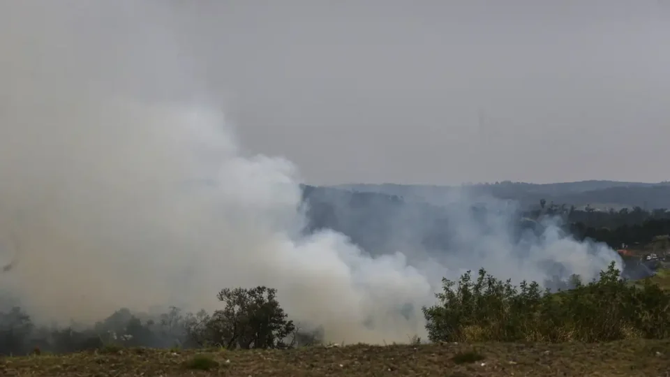 Governo vê indícios de crime e pede que PF investigue incêndios em SP