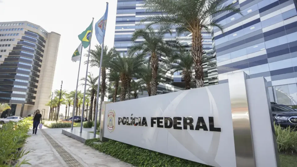 PF e Anatel entregam ao STF relatório sobre uso do X após bloqueio da rede social